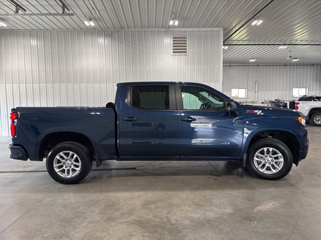 Used 2022 Chevrolet Silverado 1500 RST image 2