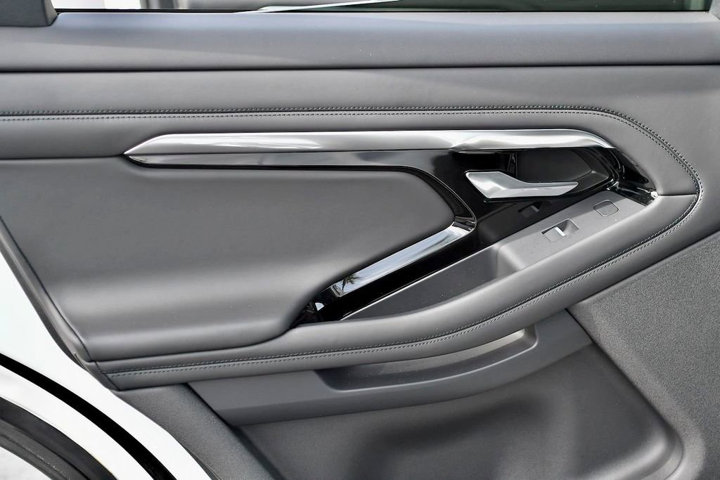 Used 2020 Land Rover Range Rover Evoque SE image 36