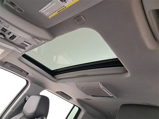 Used 2020 Cadillac Escalade ESV Premium Luxury image 22