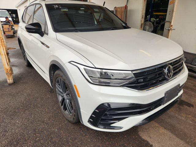 Used 2022 Volkswagen Tiguan SE R-Line FWD image 1