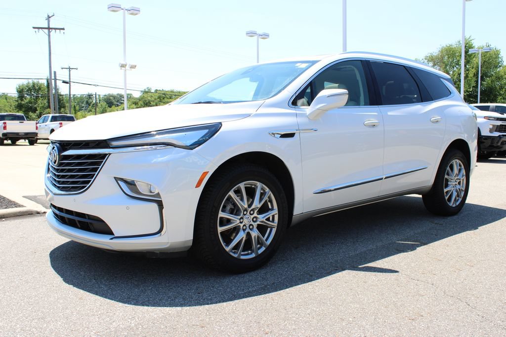 Certified 2023 Buick Enclave Essence w/ Experience Buick Package AWD/4WD image 8