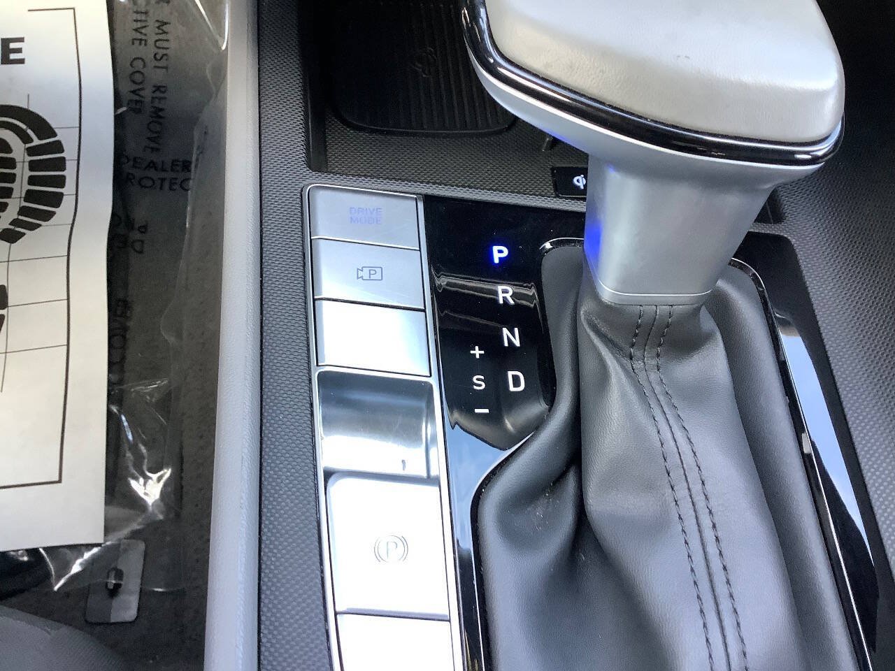 Used 2025 Hyundai Elantra SEL FWD image 36