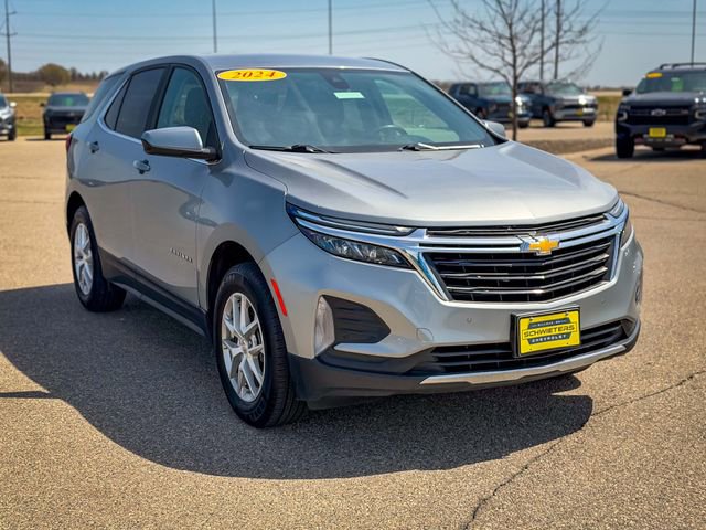 Used 2024 Chevrolet Equinox LT AWD/4WD image 3