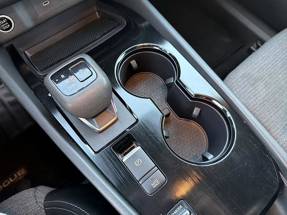 Used 2023 Nissan Rogue SV image 18