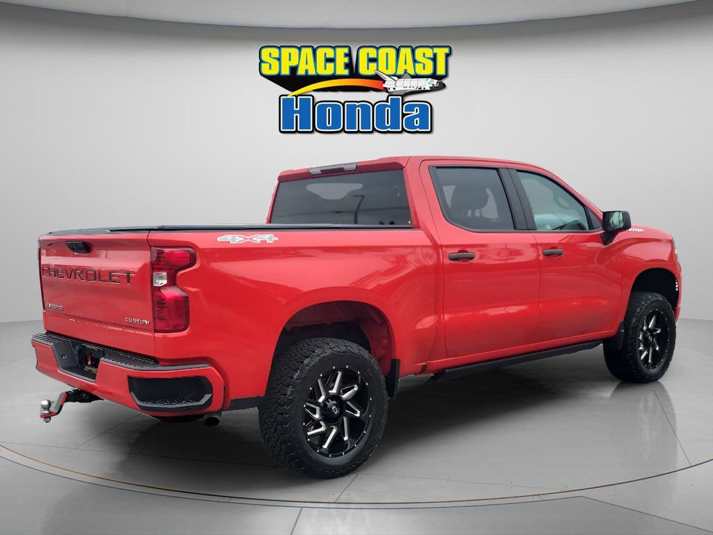 Used 2023 Chevrolet Silverado 1500 Custom image 3