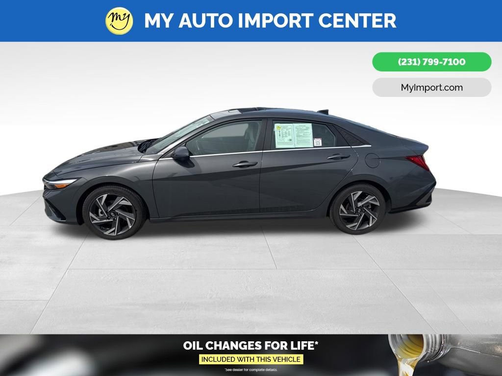 Used 2024 Hyundai Elantra Limited FWD image 4