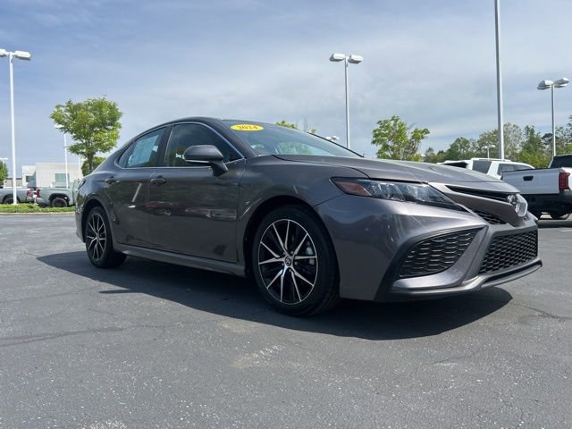 Used 2024 Toyota Camry SE FWD image 4