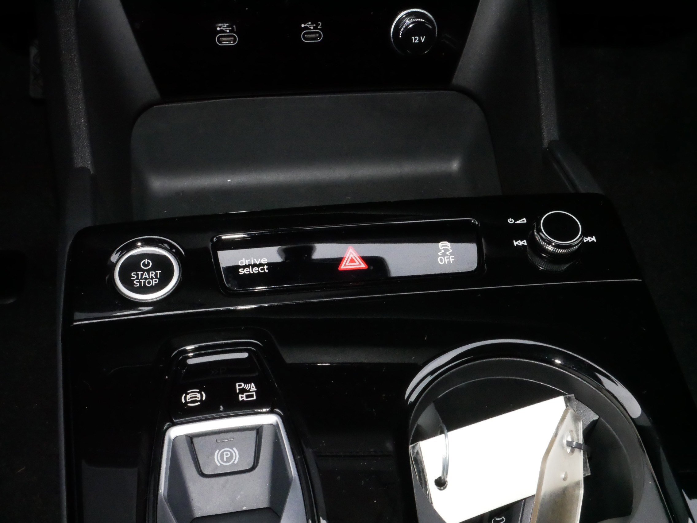 Used 2025 Audi Q6 e-tron Premium Plus w/ Premium Plus image 23