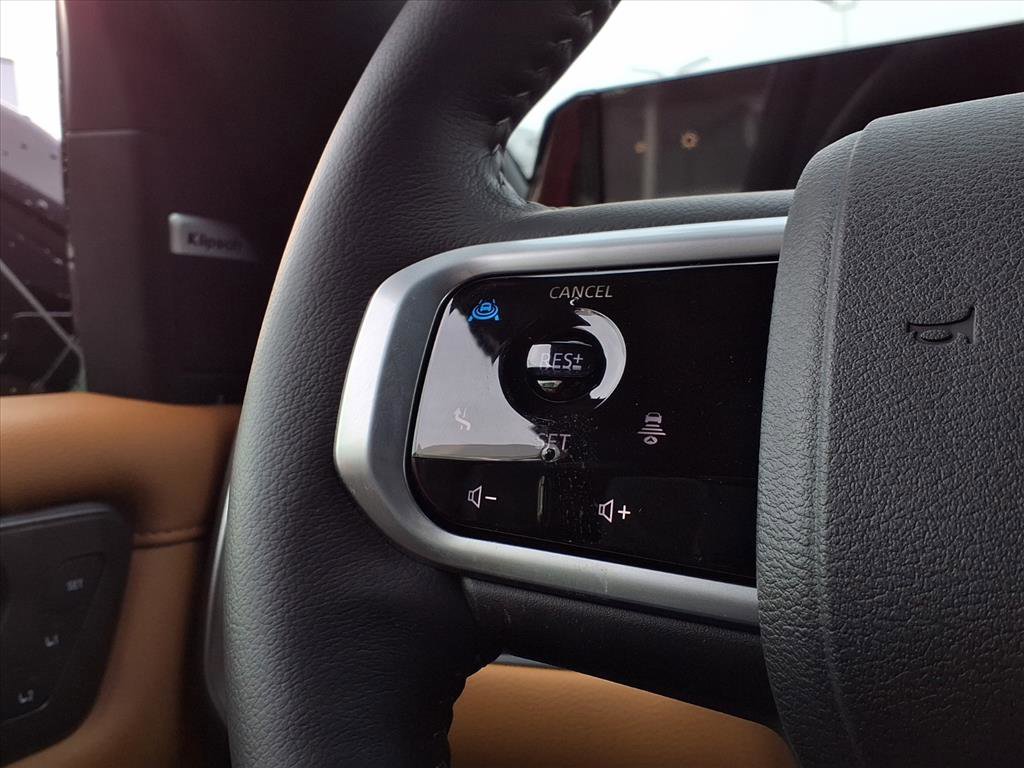 New 2026 Nissan Armada SL w/ Captain's Chari Seat Package image 19