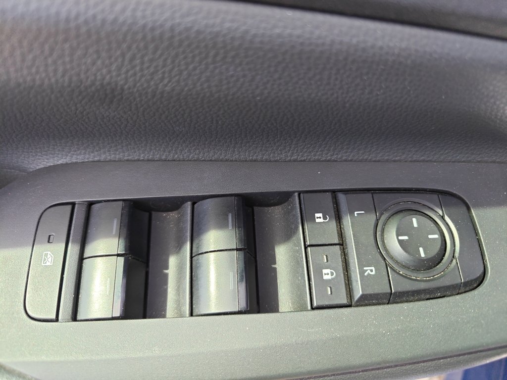 Used 2023 Toyota Prius LE image 12