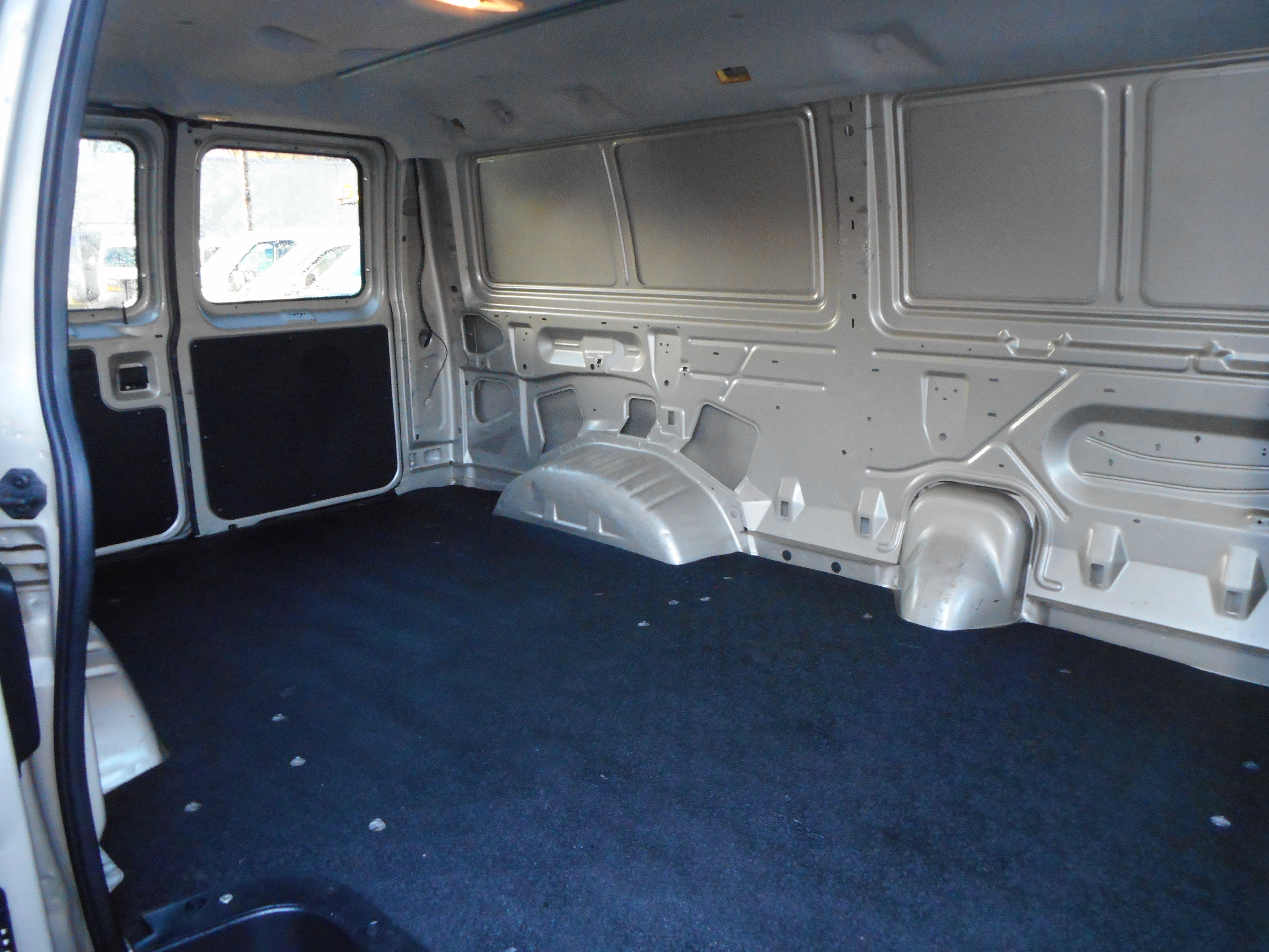 Used 2008 Ford E-250 and Econoline 250 RWD image 19