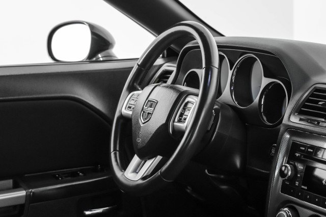 Used 2014 Dodge Challenger R/T image 10