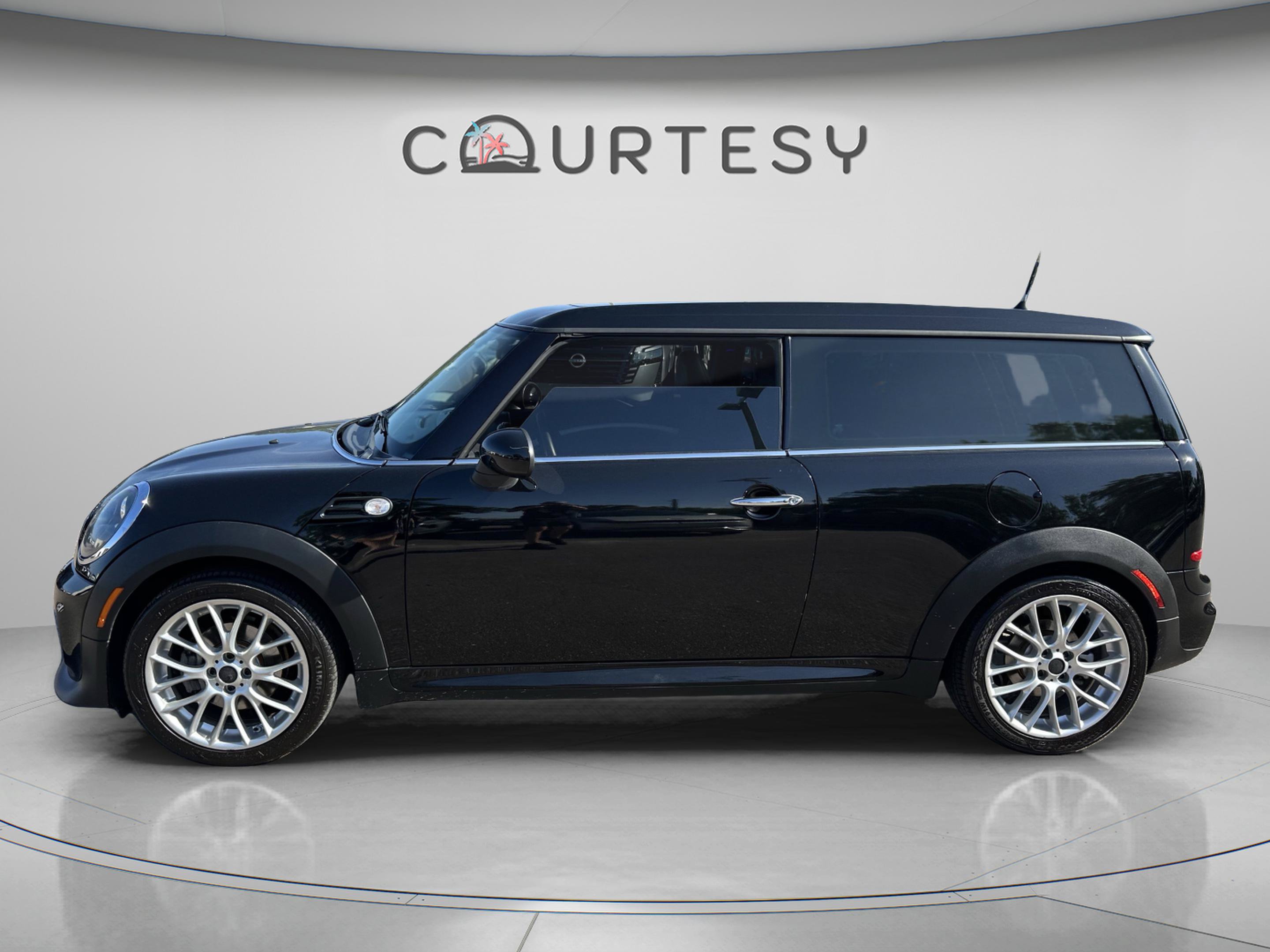 Used 2014 MINI Cooper Clubman FWD image 2