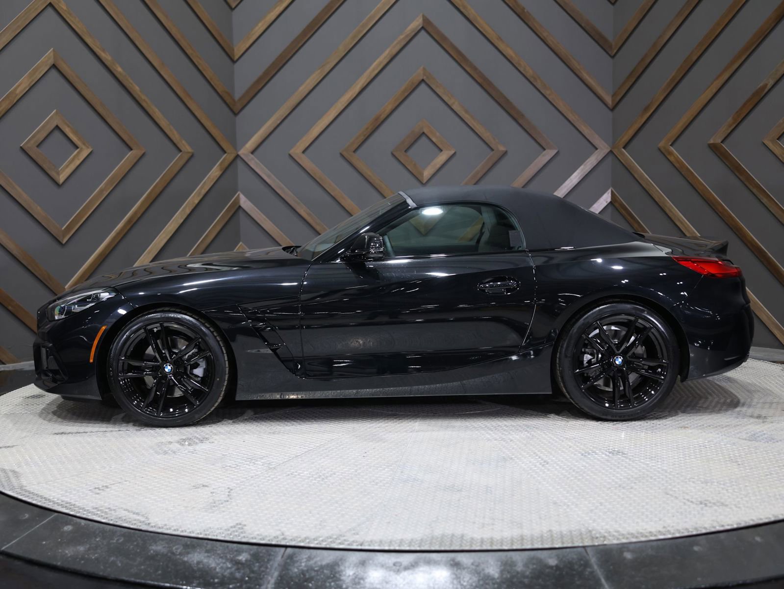 Used 2026 BMW Z4 sDrive30i w/ Convenience Package image 54