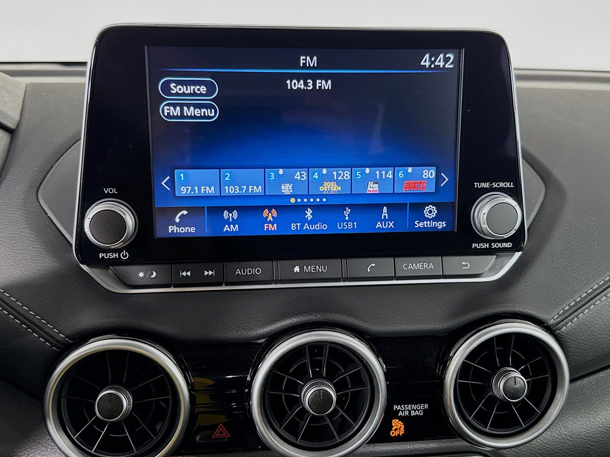 Used 2025 Nissan Sentra SV image 17