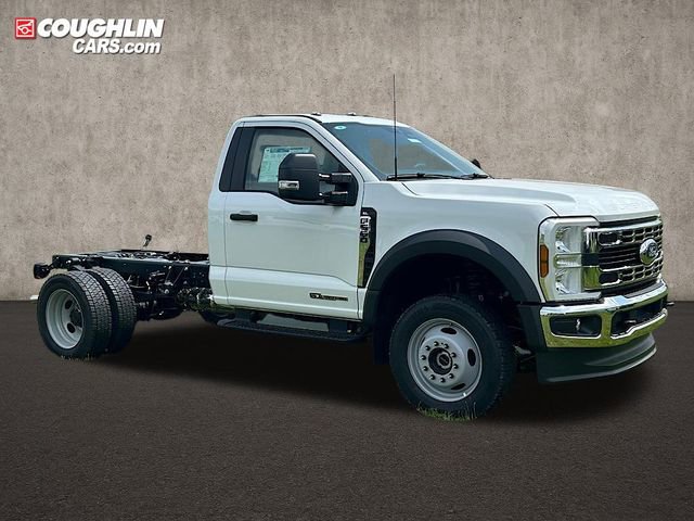 New 2025 Ford F550 4x4 Regular Cab Super Duty image 2