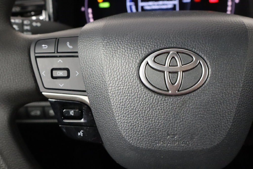 Used 2026 Toyota Camry LE FWD image 8