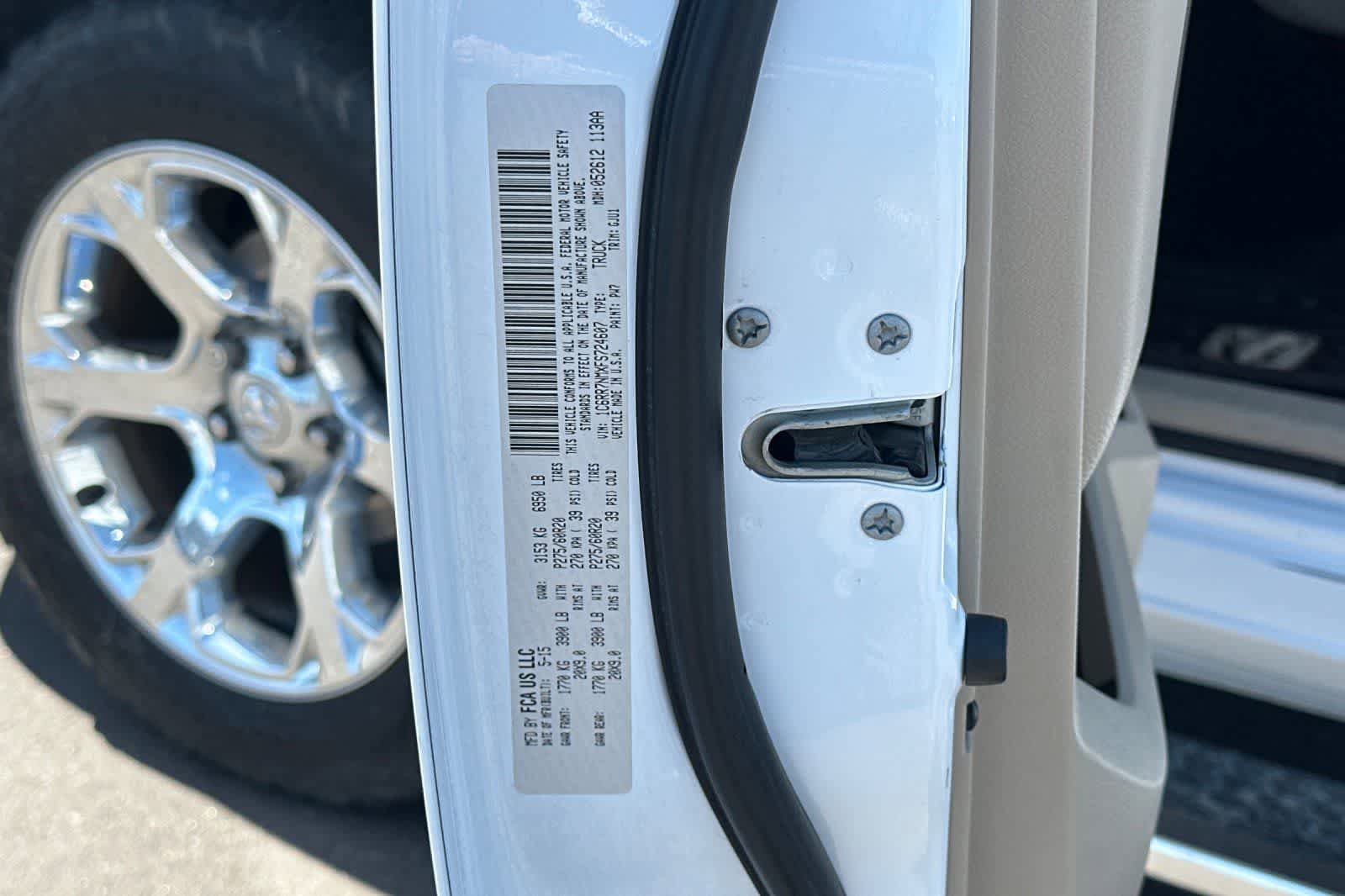 Used 2015 RAM 1500 Laramie w/ Convenience Group AWD/4WD image 32