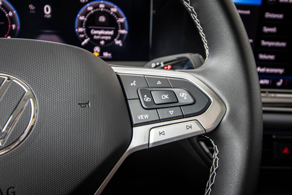 New 2026 Volkswagen Tiguan SE FWD image 38