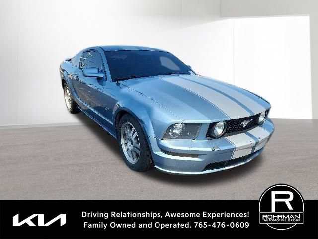 Used 2005 Ford Mustang GT RWD image 3