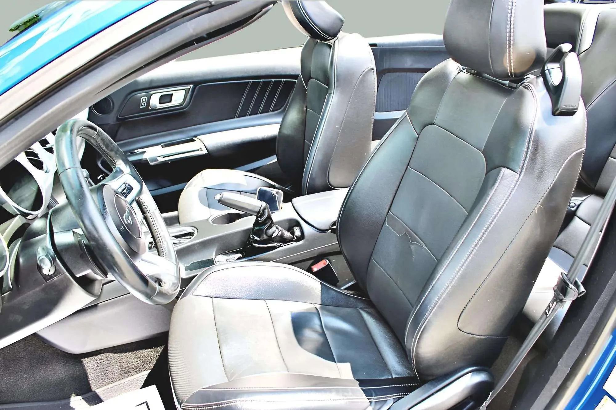 Used 2018 Ford Mustang Premium image 22