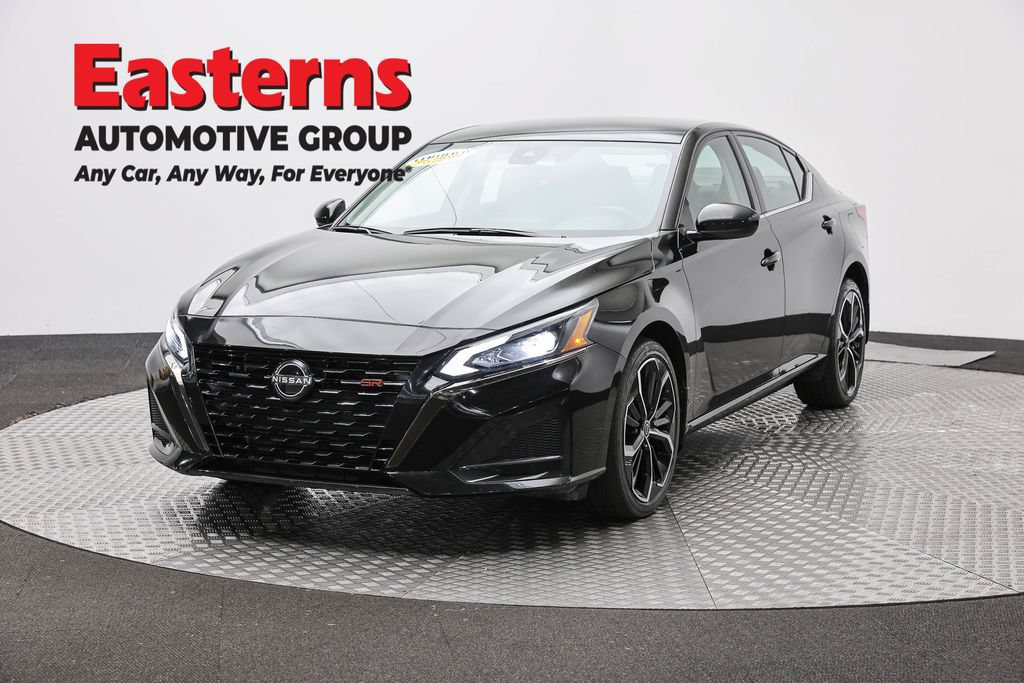 Used 2023 Nissan Altima 2.5 SR AWD/4WD image 1