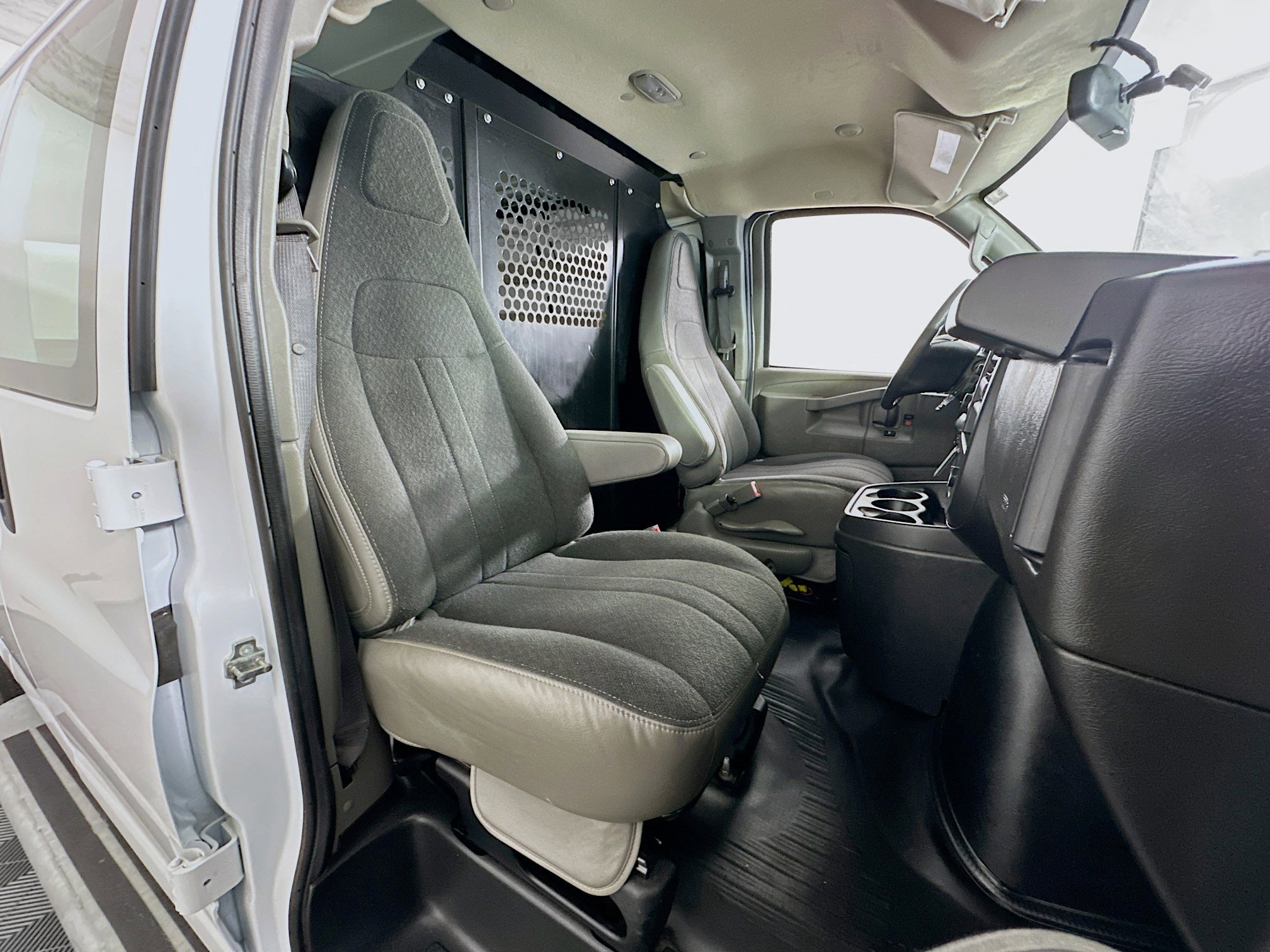 Used 2024 GMC Savana 2500 w/ Driver Convenience Package image 23