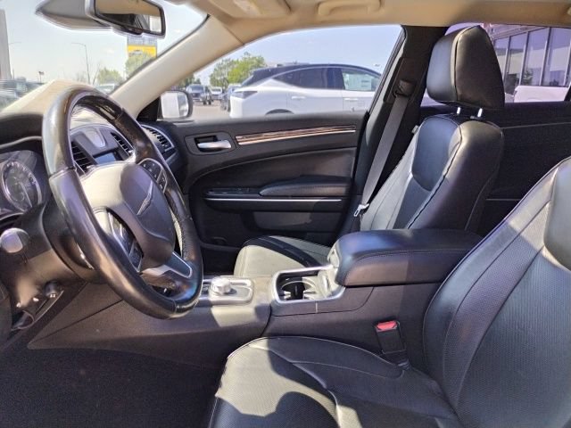 Used 2019 Chrysler 300 Limited w/ Safetytec Plus Group RWD image 17