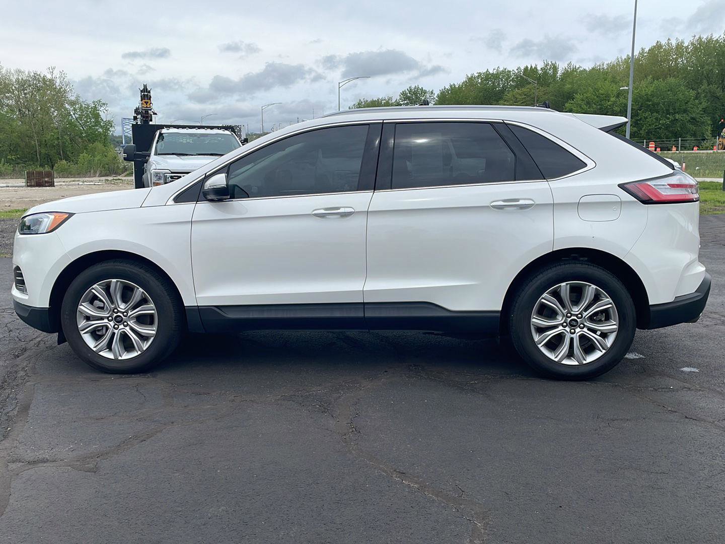 Used 2024 Ford Edge Titanium w/ Equipment Group 301A AWD/4WD image 2