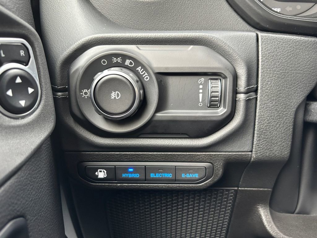 Used 2024 Jeep Wrangler High Altitude AWD/4WD image 22