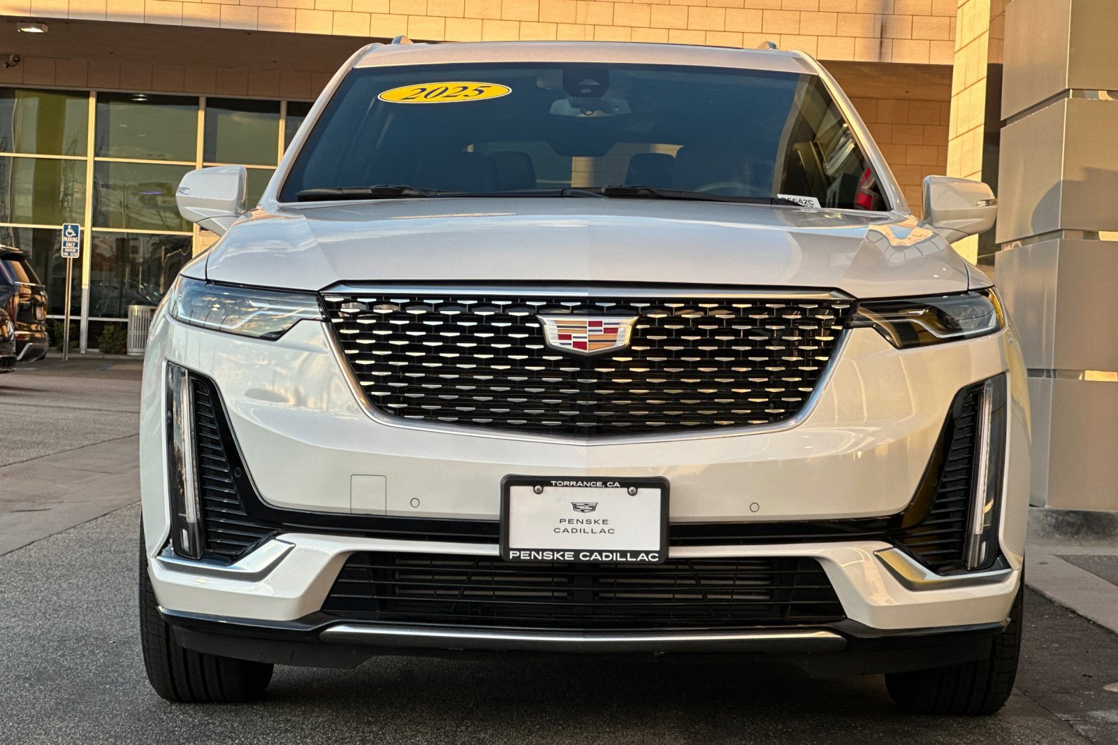 Used 2025 Cadillac XT6 Luxury image 9