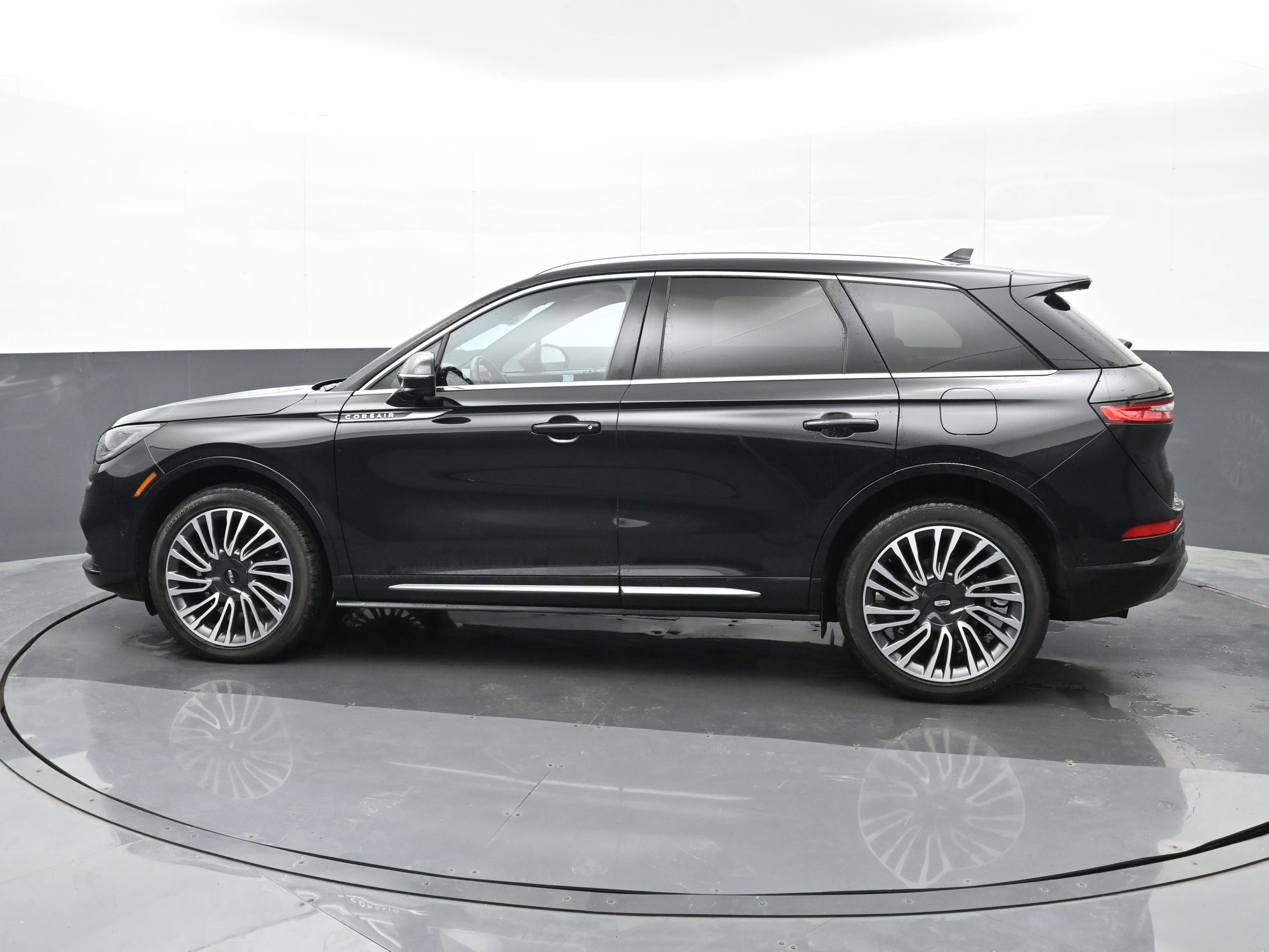 Used 2022 Lincoln Corsair Reserve w/ Equipment Group 201A image 9