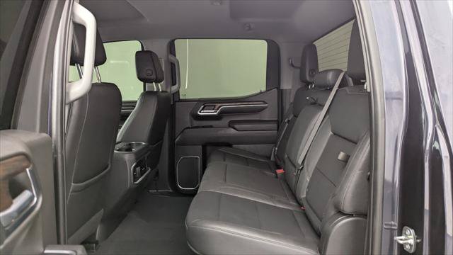Used 2023 GMC Sierra 1500 SLT AWD/4WD image 17