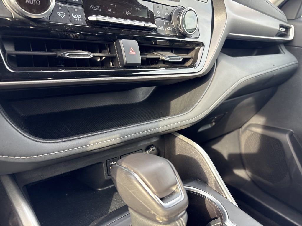 Used 2024 Toyota Highlander LE image 39