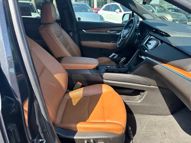 Used 2023 Cadillac XT5 Premium Luxury w/ Technology Package AWD/4WD image 6