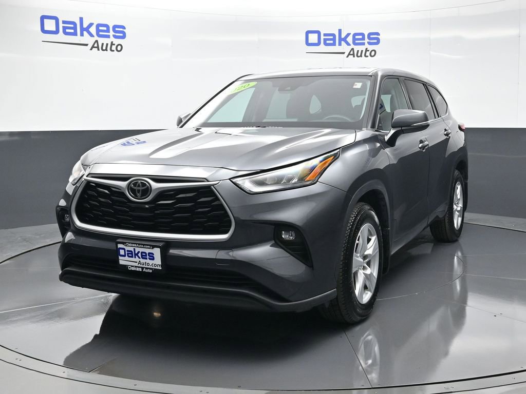 Used 2020 Toyota Highlander LE image 4