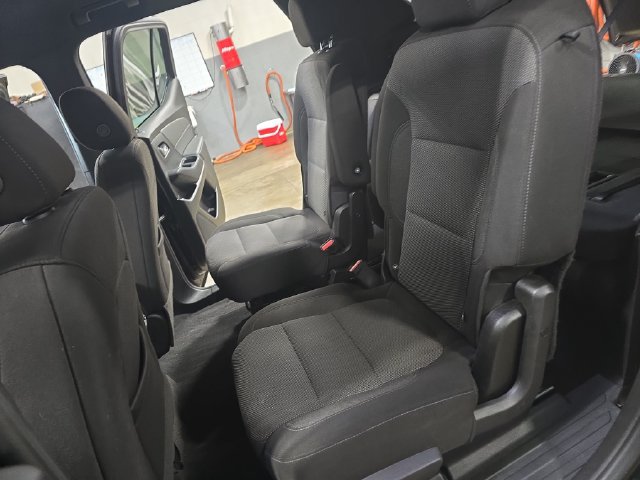 Used 2023 Chevrolet Traverse LT w/ Rear Camera Mirror Package AWD/4WD image 17