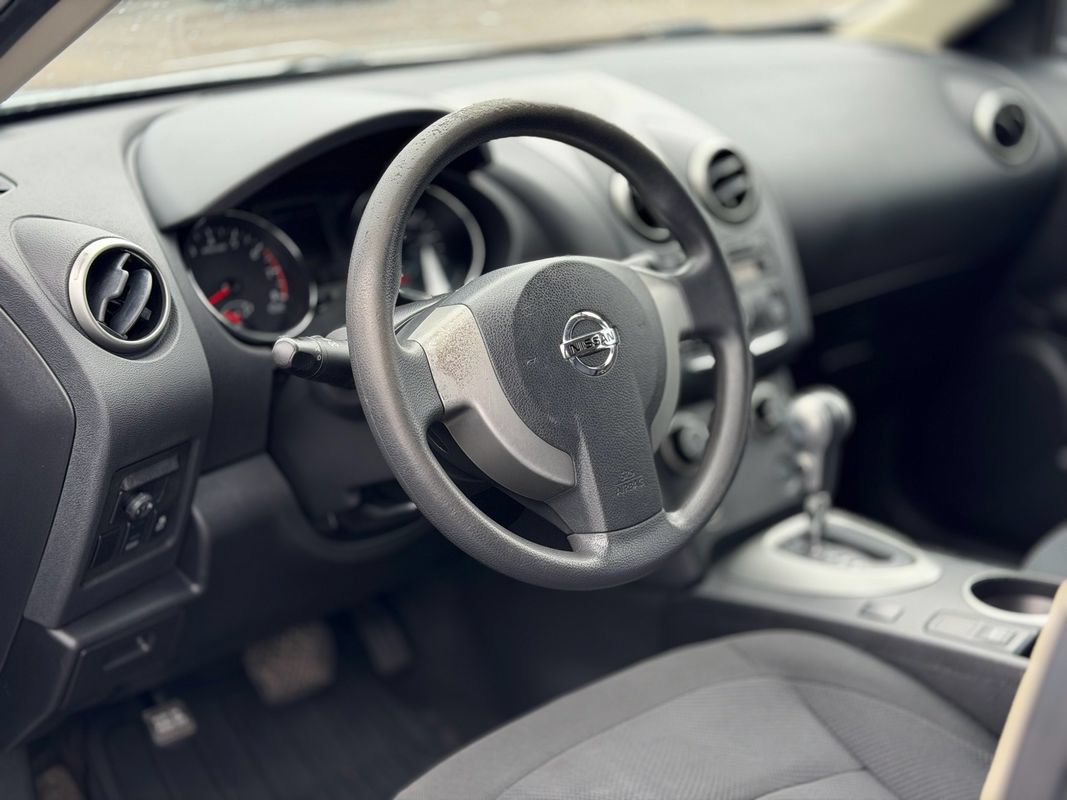 Used 2015 Nissan Rogue S AWD/4WD image 23