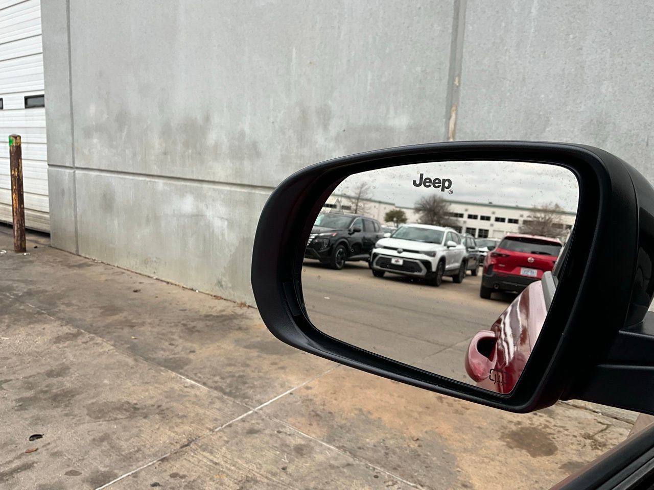 Used 2025 Jeep Compass Trailhawk image 18