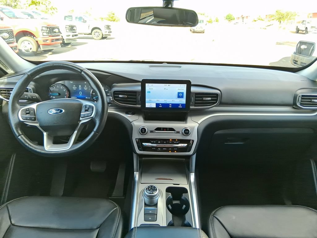 Used 2023 Ford Explorer XLT w/ Equipment Group 202A RWD image 12