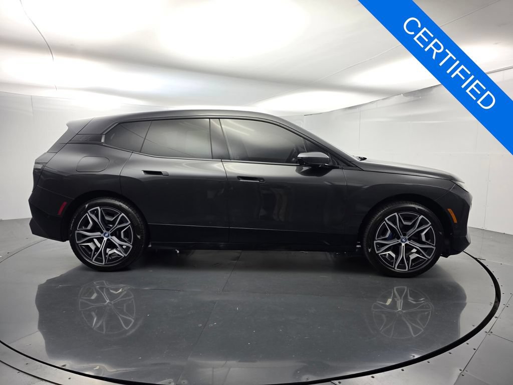 Used 2024 BMW iX xDrive50 w/ Sport Package AWD/4WD video 3
