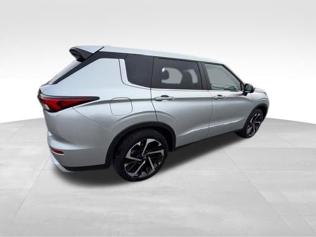 Used 2022 Mitsubishi Outlander SE image 6
