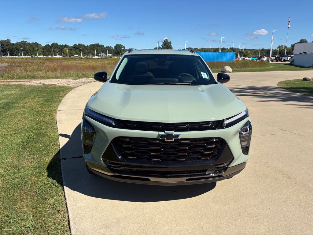 New 2026 Chevrolet Trax ACTIV w/ Sunroof Package FWD image 12