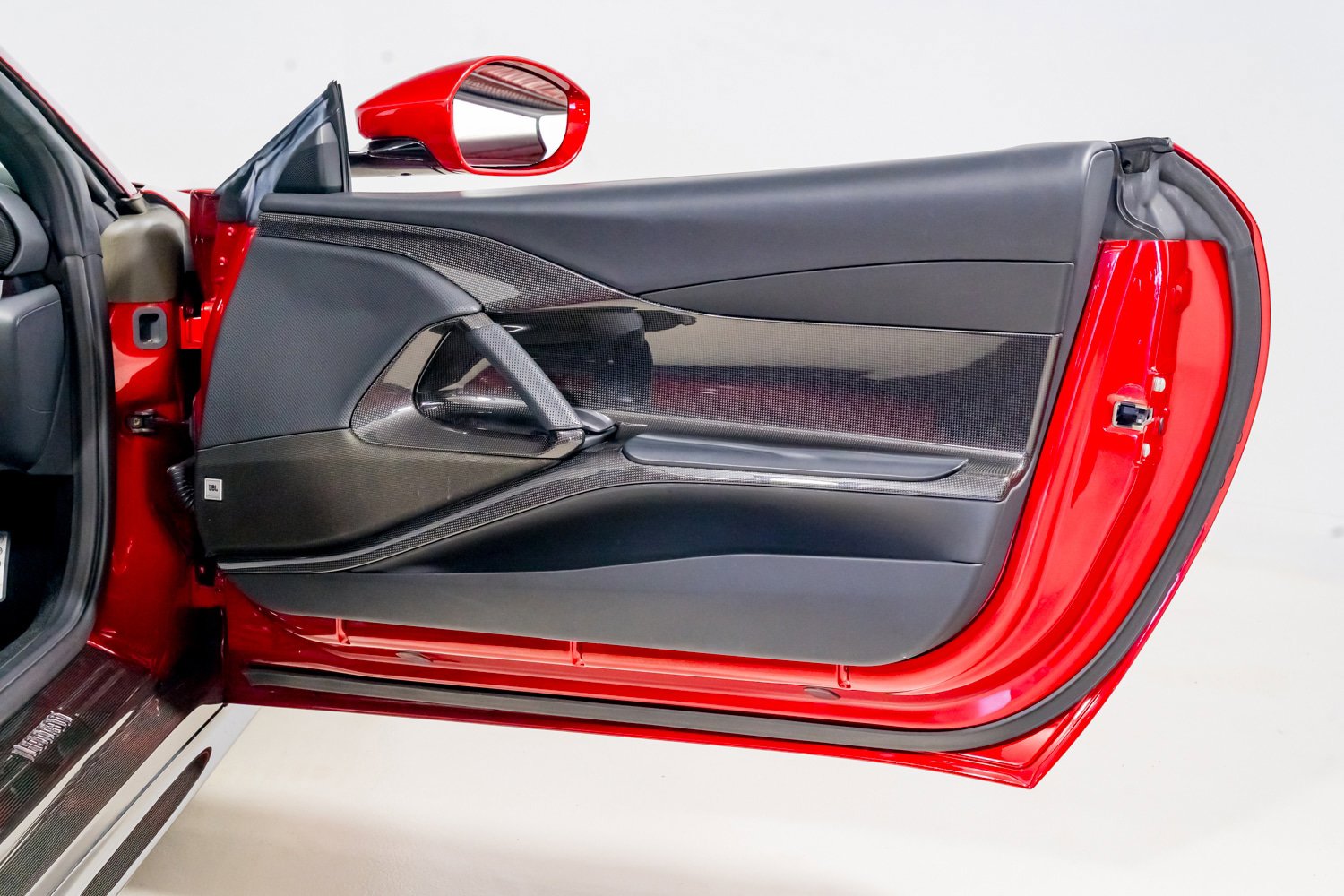Used 2021 Ferrari 812 GTS image 38
