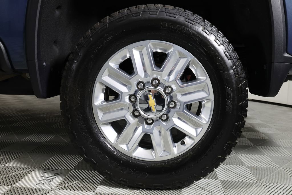 Used 2025 Chevrolet Silverado 2500 High Country w/ High Country Premium Package AWD/4WD image 50