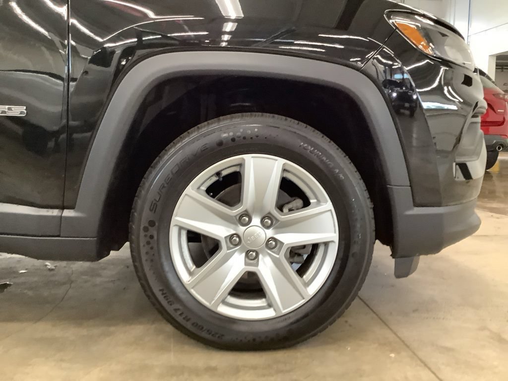 Used 2022 Jeep Compass Latitude w/ Convenience Group AWD/4WD image 28