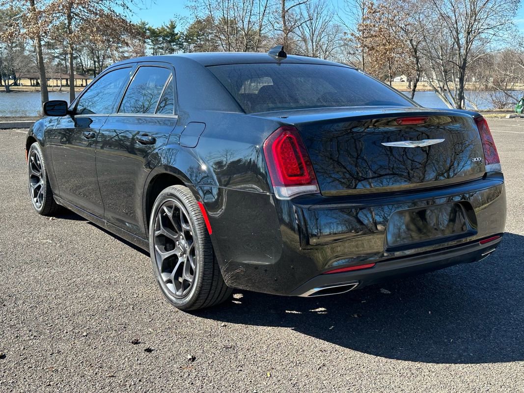 Used 2019 Chrysler 300 S image 4