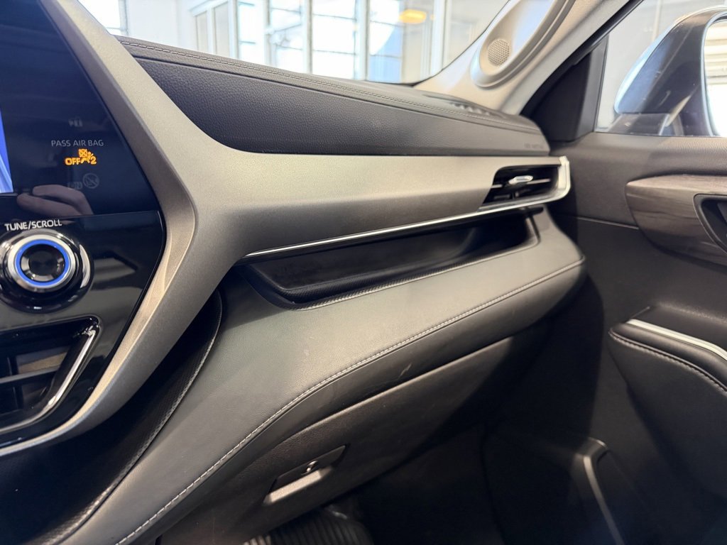 Used 2022 Toyota Highlander Limited image 19