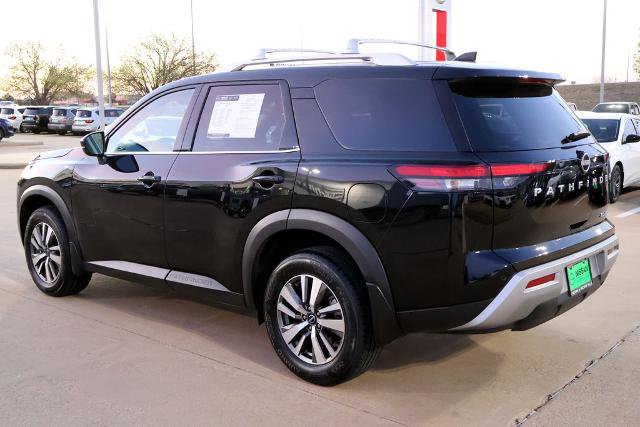 Certified 2025 Nissan Pathfinder SL image 9