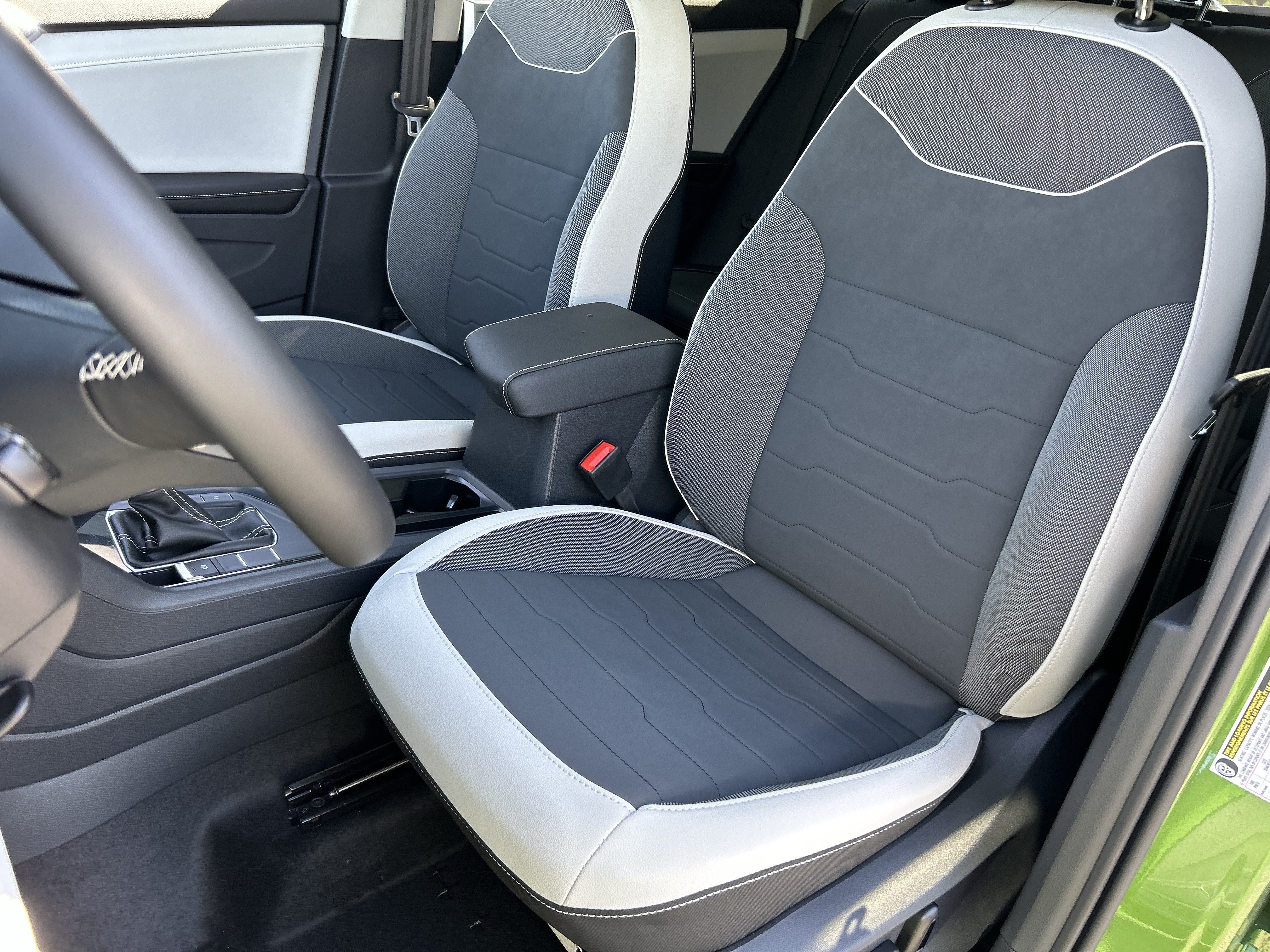 New 2026 Volkswagen Taos SE FWD image 17